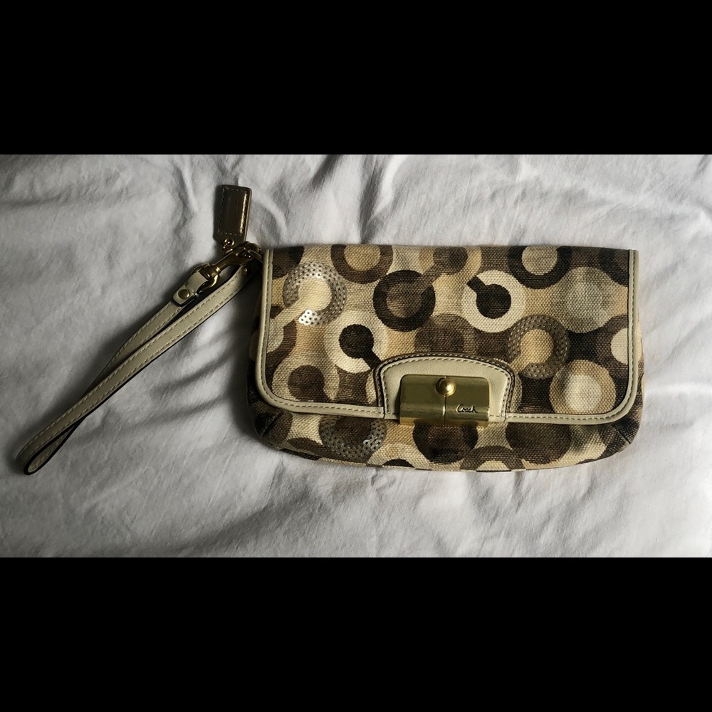 Coach - Picture 2 of 6